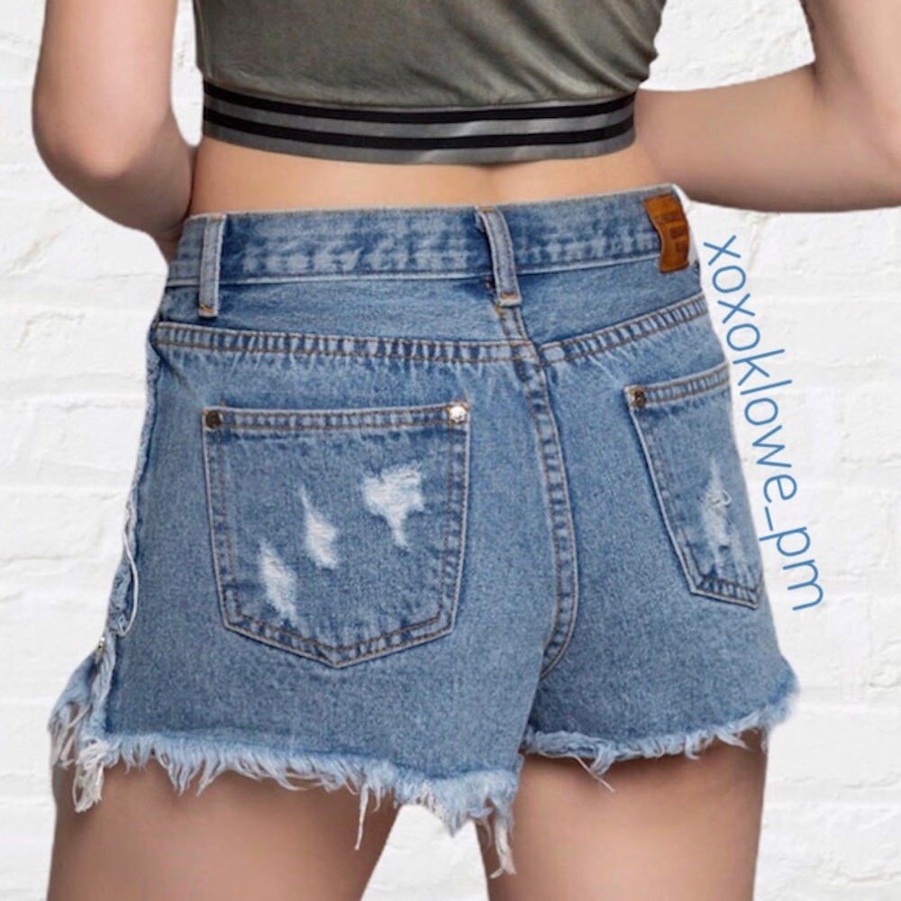POL Blue Denim Distressed Raw Edge Grommet Shorts - Picture 13 of 15
